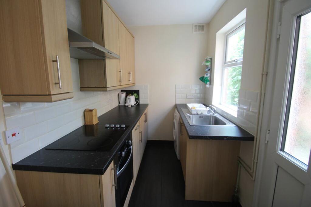 2 bed Mid Terraced House for rent in Leicester. From Barkers - Leicester