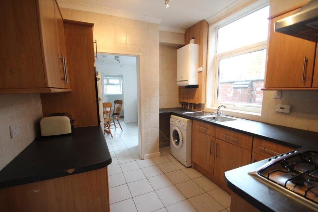 3 bed Mid Terraced House for rent in Leicester. From Barkers - Leicester