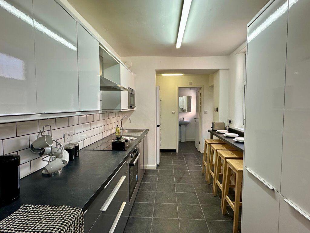 4 bed Mid Terraced House for rent in Leicester. From Barkers - Leicester