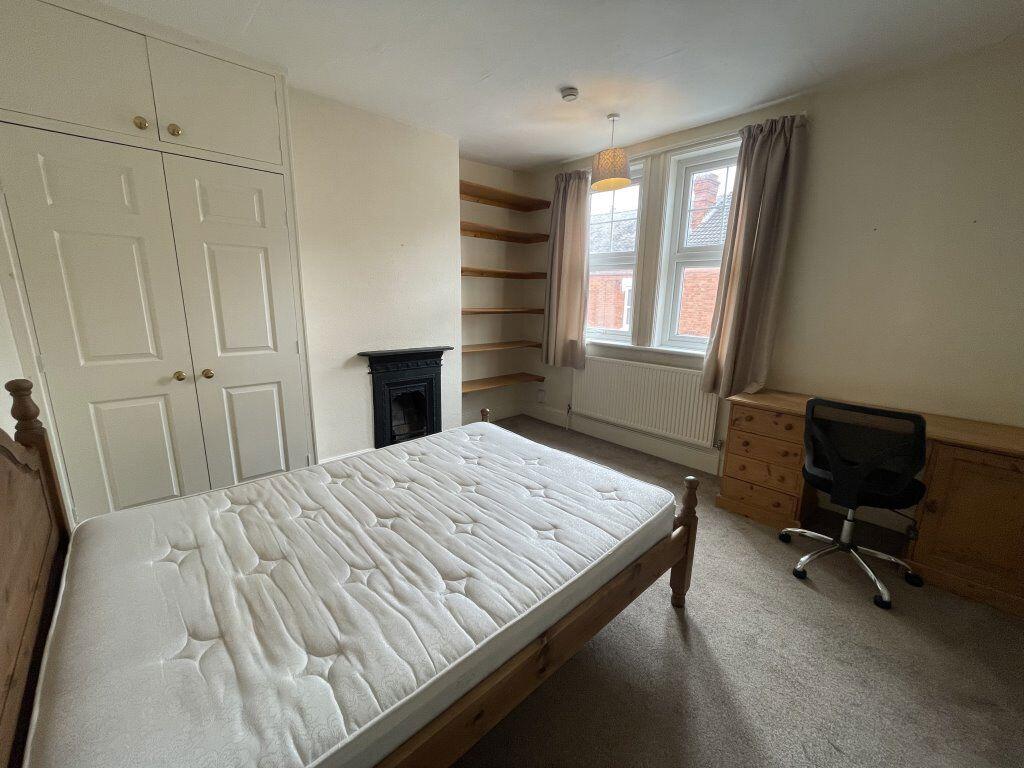 3 bed Mid Terraced House for rent in Leicester. From Barkers - Leicester