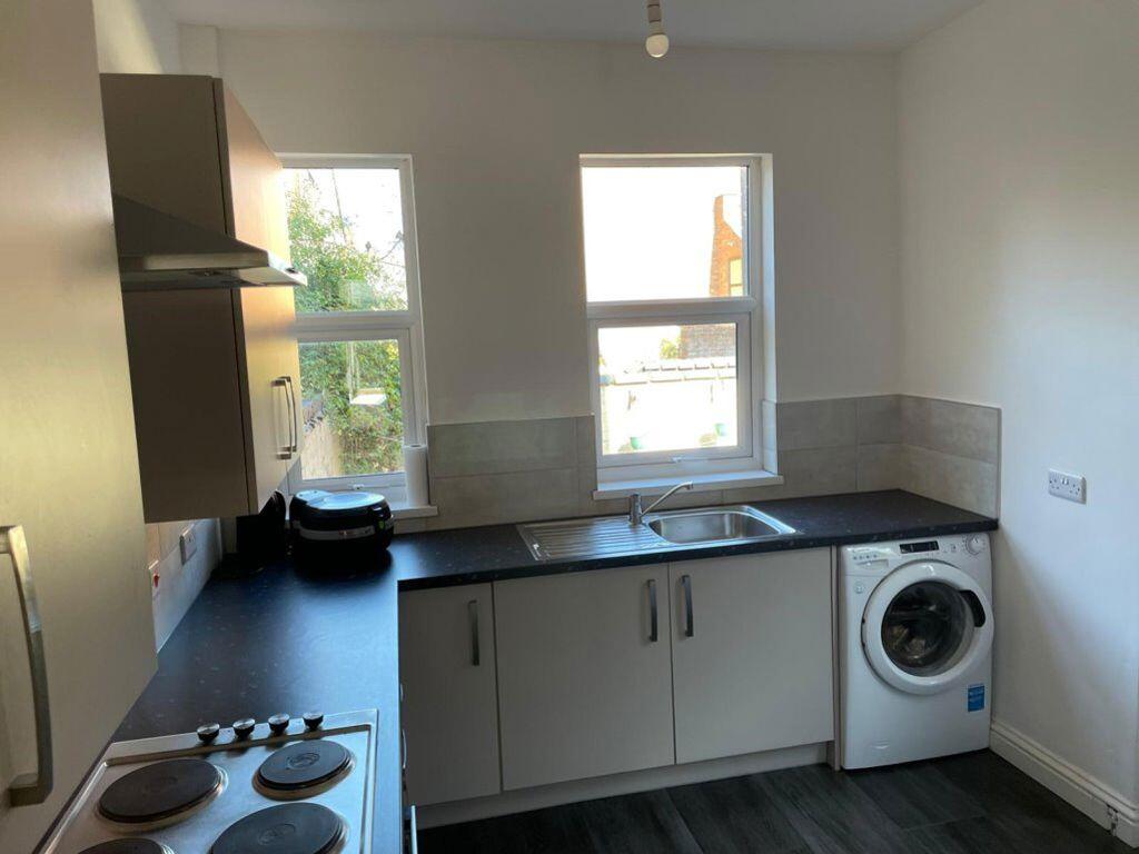 4 bed Mid Terraced House for rent in Leicester. From Barkers - Leicester