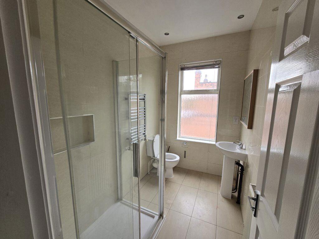 4 bed Mid Terraced House for rent in Leicester. From Barkers - Leicester