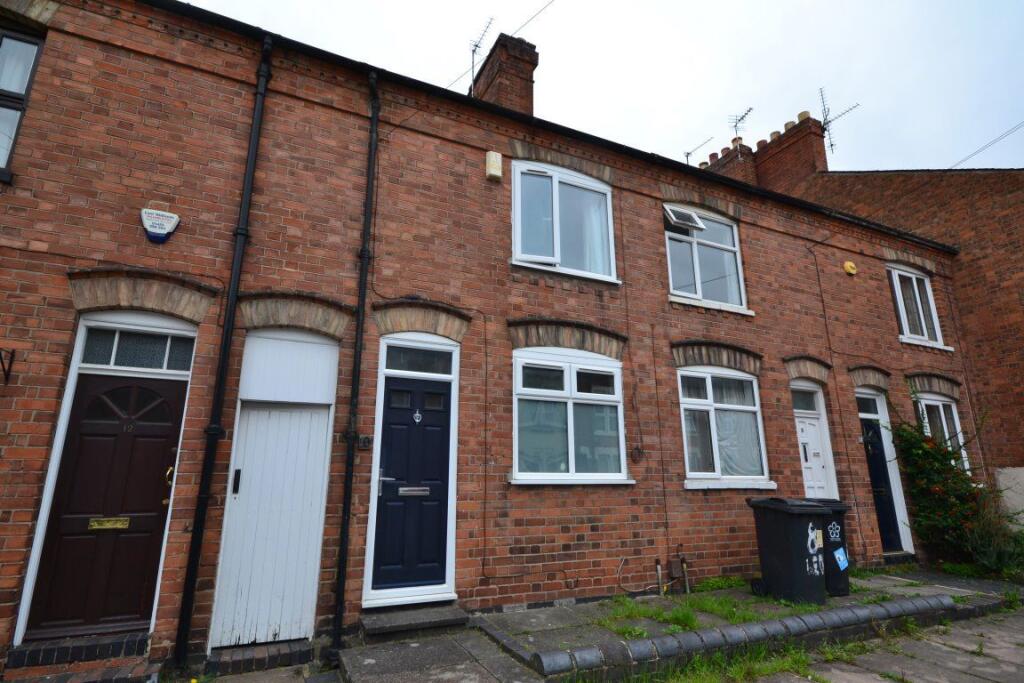4 bed Mid Terraced House for rent in Leicester. From Barkers - Leicester