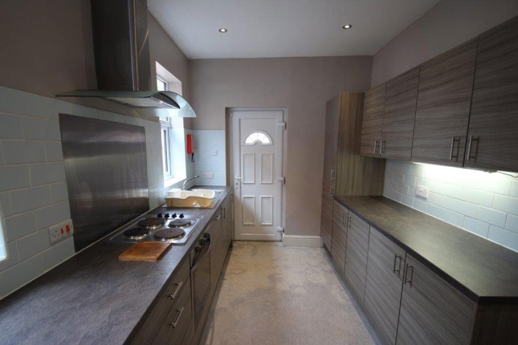 4 bed Mid Terraced House for rent in Leicester Forest East. From Barkers - Leicester