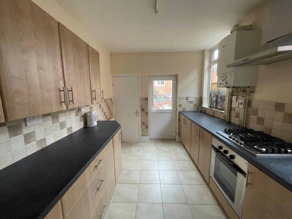 4 bed Mid Terraced House for rent in Leicester. From Barkers - Leicester