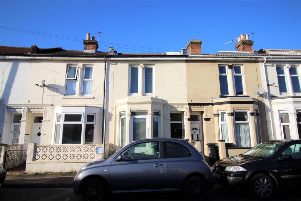 5 bed Mid Terraced House for rent in Portsmouth. From NEXA Properties - Southsea