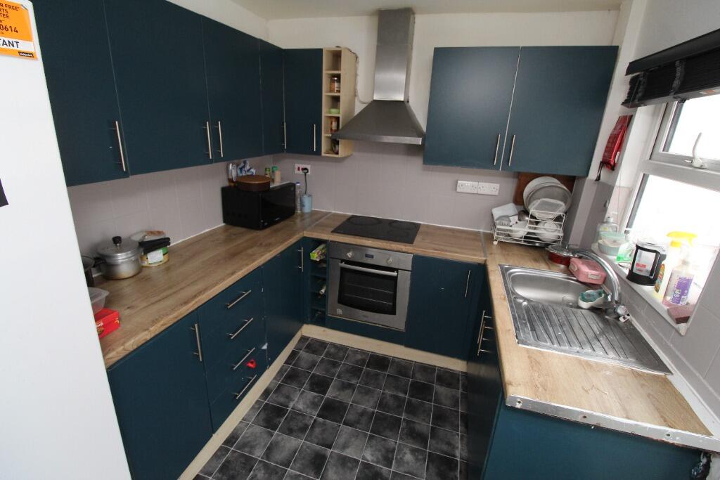 5 bed 1st Floor Flat for rent in Wilford. From Nicholas Humphreys - Nottingham