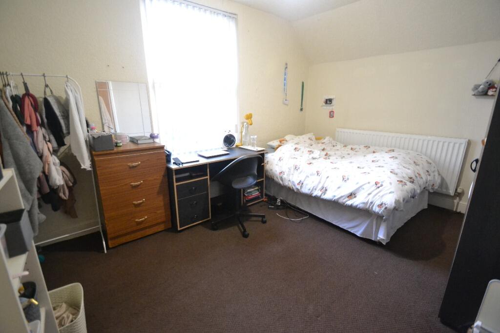 5 bed Semi Detached for rent in Wilford. From Nicholas Humphreys - Nottingham