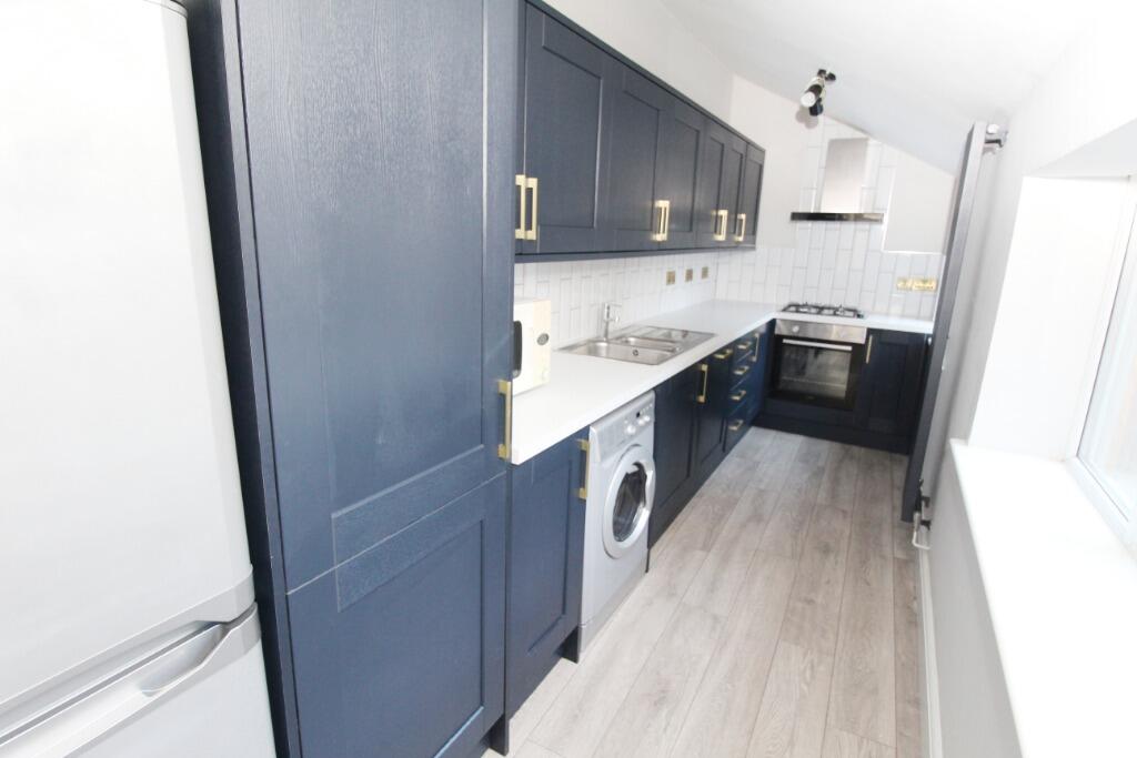5 bed Semi Detached for rent in Wilford. From Nicholas Humphreys - Nottingham