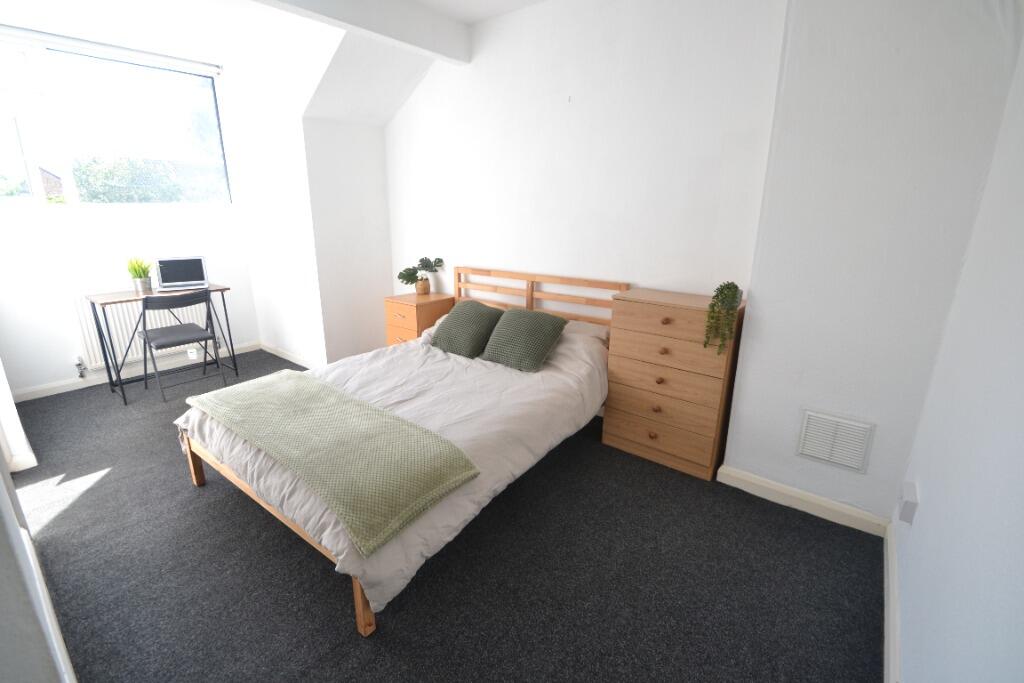 3 bed Mid Terraced House for rent in Wilford. From Nicholas Humphreys - Nottingham