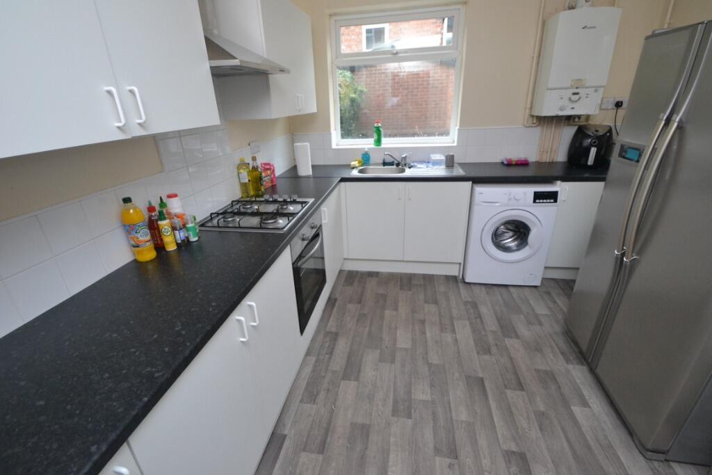 4 bed Semi Detached for rent in Nottingham. From Nicholas Humphreys - Nottingham