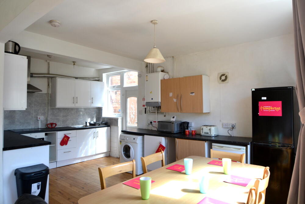 5 bed Detached for rent in Nottingham. From Nicholas Humphreys - Nottingham 5 bed Detached for rent in Nottingham. From Nicholas Humphreys - Nottingham