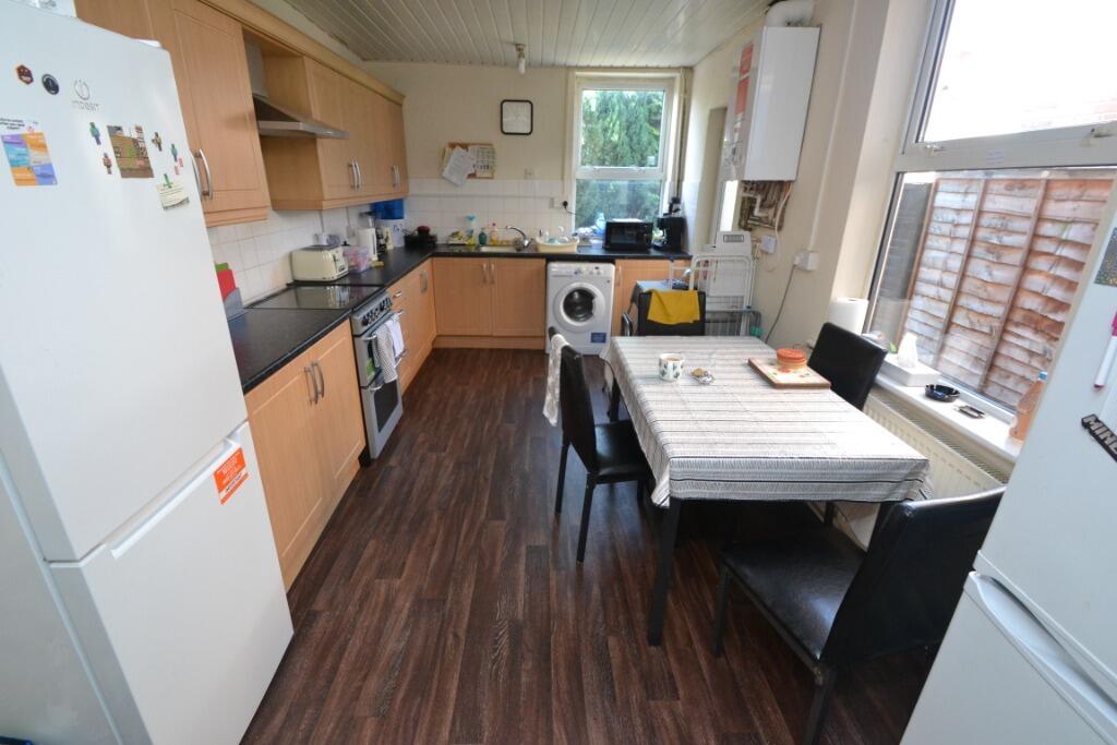 3 bed Mid Terraced House for rent in Nottingham. From Nicholas Humphreys - Nottingham