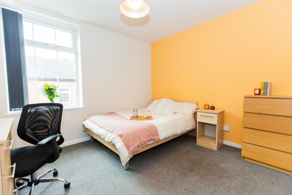 5 bed Detached for rent in Nottingham. From Nicholas Humphreys - Nottingham
