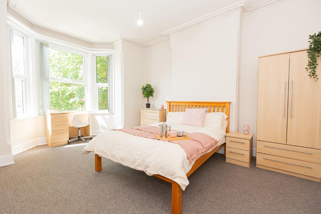 6 bed Detached for rent in West Bridgford. From Nicholas Humphreys - Nottingham