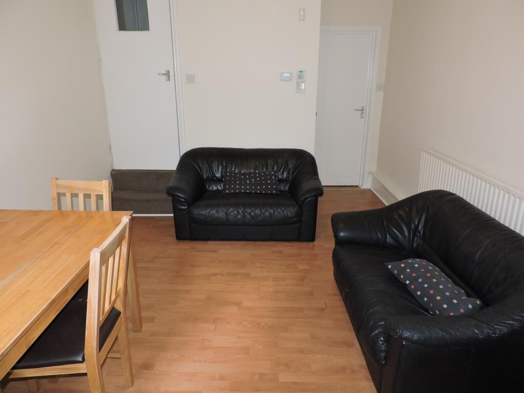 4 bed Mid Terraced House for rent in Nottingham. From Northwood - Nottingham 4 bed Mid Terraced House for rent in Nottingham. From Northwood - Nottingham