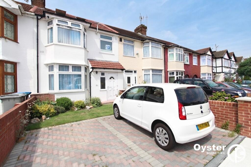 6 bed Mid Terraced House for rent in London. From Oyster Properties - Stanmore