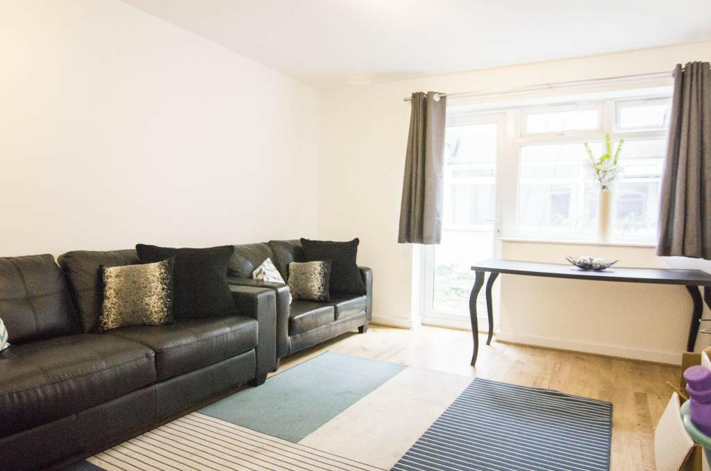 1 bed House Share for rent in Leeds. From Parklane - Headingley 1 bed House Share for rent in Leeds. From Parklane - Headingley