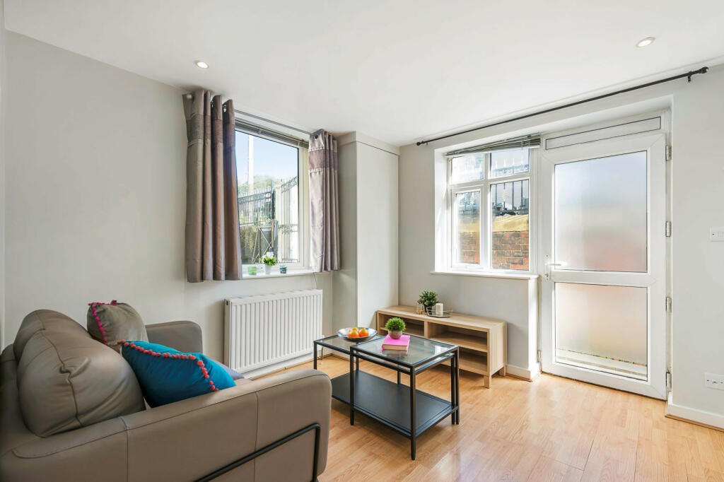 1 bed 1st Floor Flat for rent in Leeds. From Parklane - Headingley