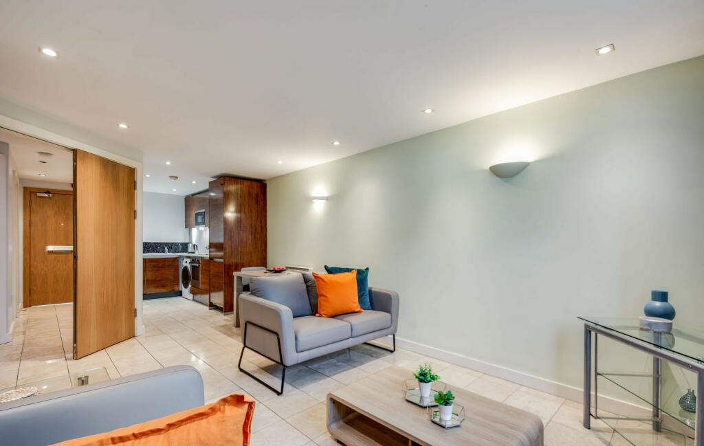 2 bed 1st Floor Flat for rent in Leeds. From Parklane - Headingley