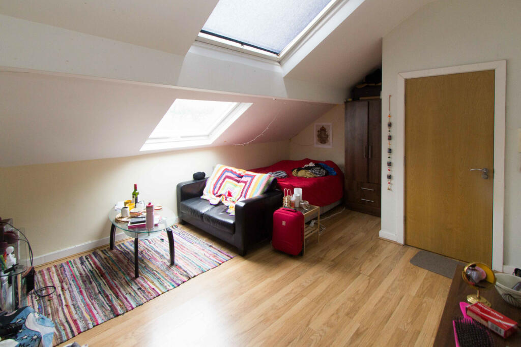 1 bed 1st Floor Flat for rent in Leeds. From Parklane - Headingley 1 bed 1st Floor Flat for rent in Leeds. From Parklane - Headingley