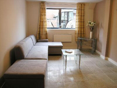 2 bed 1st Floor Flat for rent in Leeds. From Parklane - Headingley