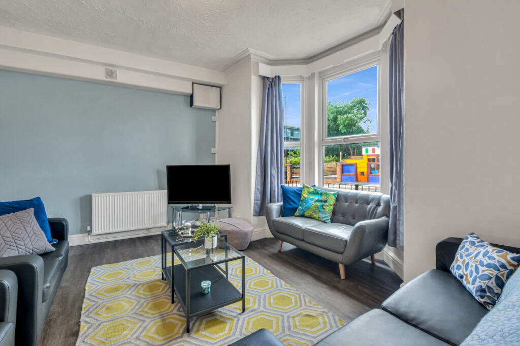 8 bed Detached for rent in Leeds. From Parklane - Headingley 8 bed Detached for rent in Leeds. From Parklane - Headingley
