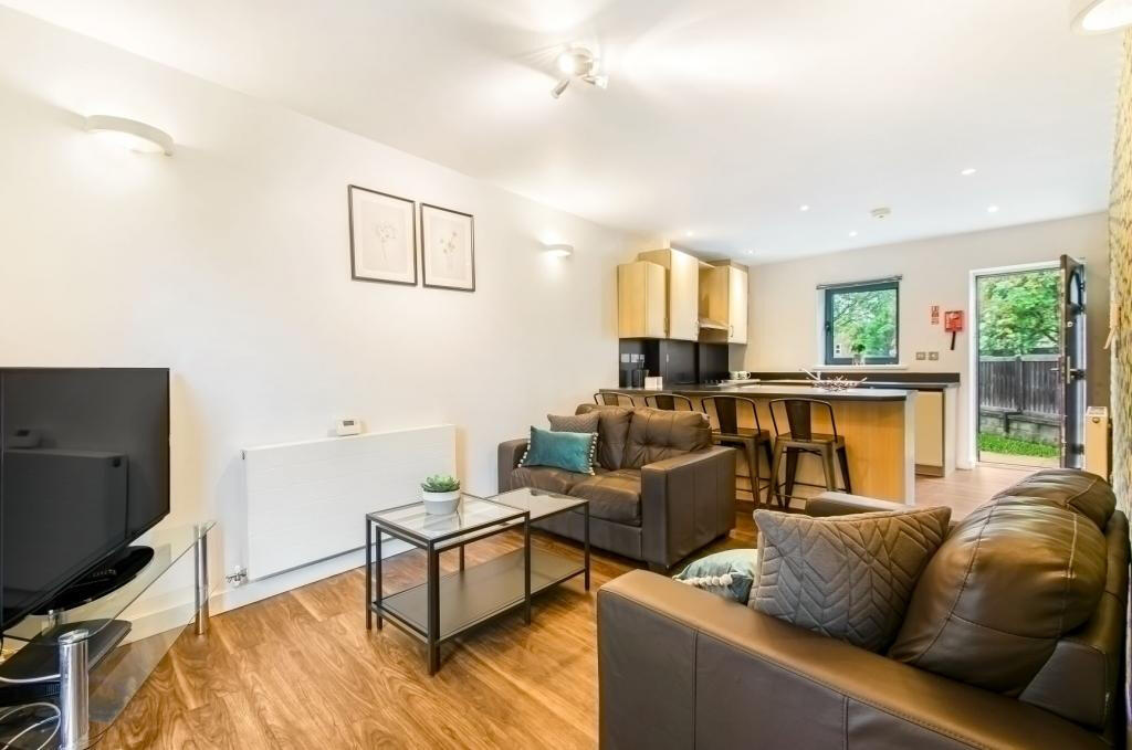 1 bed House Share for rent in Leeds. From Parklane - Headingley