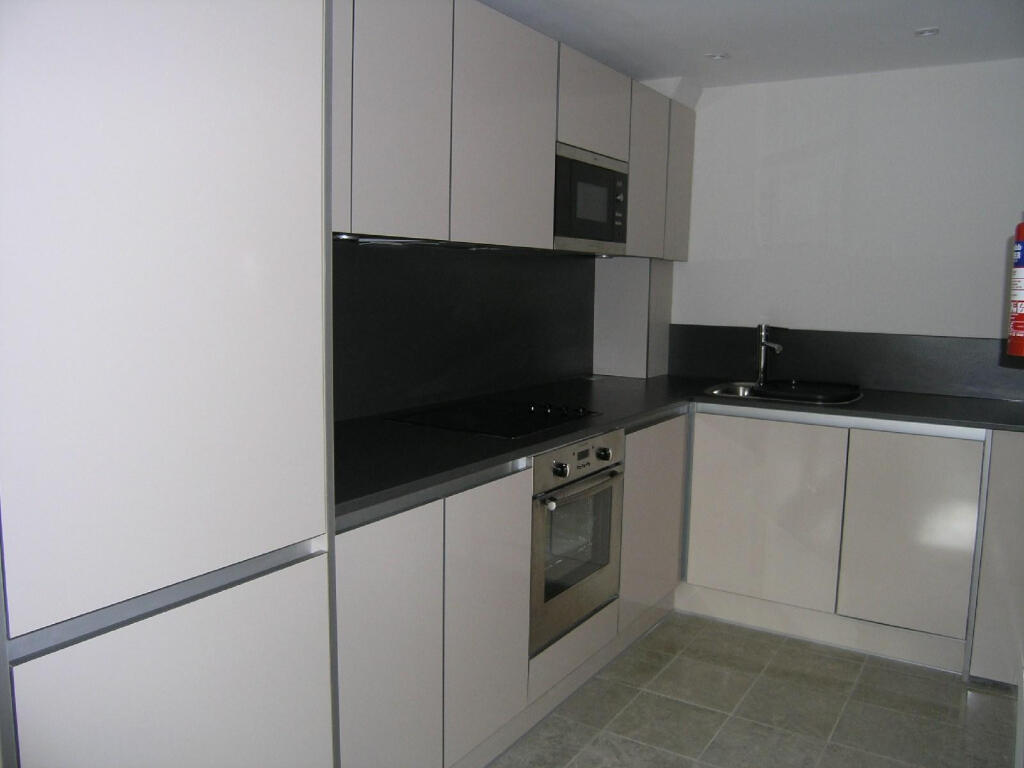 2 bed 1st Floor Flat for rent in Leeds. From Parklane - Headingley