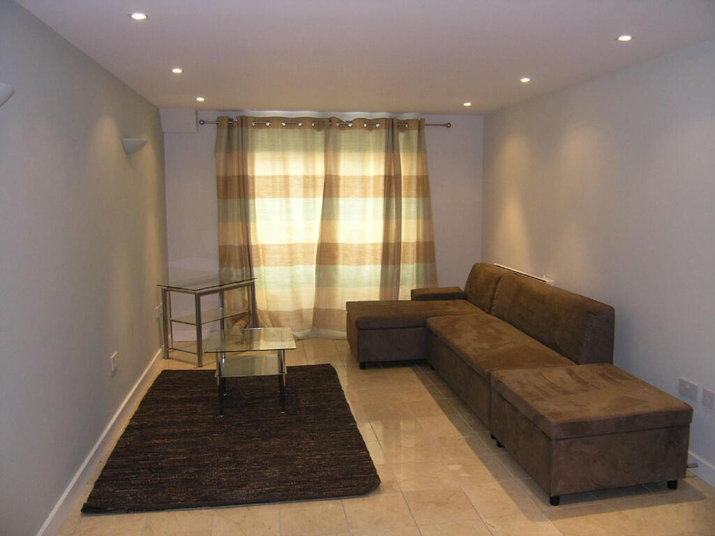 2 bed 1st Floor Flat for rent in Leeds. From Parklane - Headingley