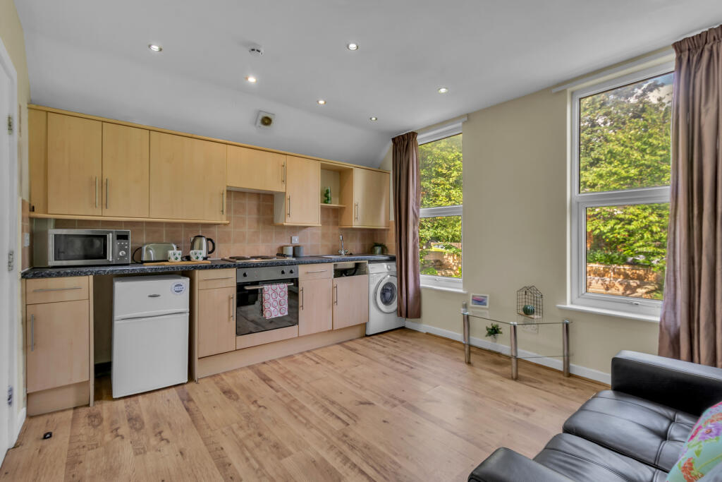 1 bed 1st Floor Flat for rent in Leeds. From Parklane - Headingley 1 bed 1st Floor Flat for rent in Leeds. From Parklane - Headingley