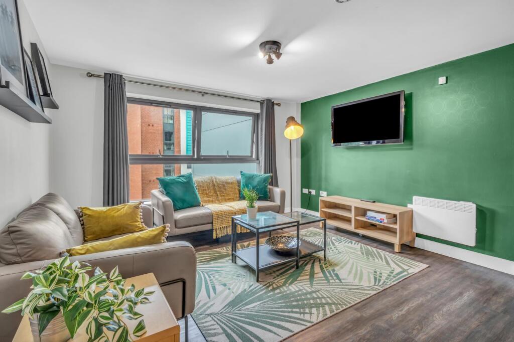 5 bed Private Halls for rent in Leeds. From Parklane - Headingley