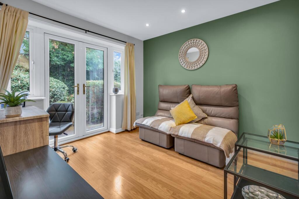 1 bed 1st Floor Flat for rent in Leeds. From Parklane - Headingley 1 bed 1st Floor Flat for rent in Leeds. From Parklane - Headingley
