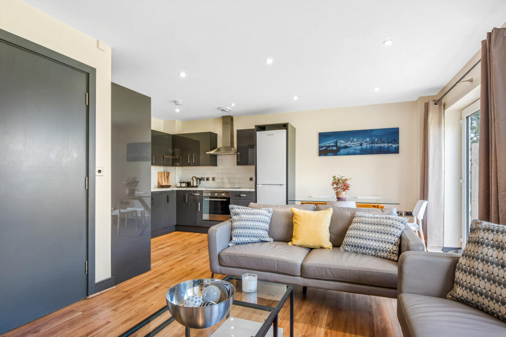 6 bed House Share for rent in Leeds. From Parklane - Headingley