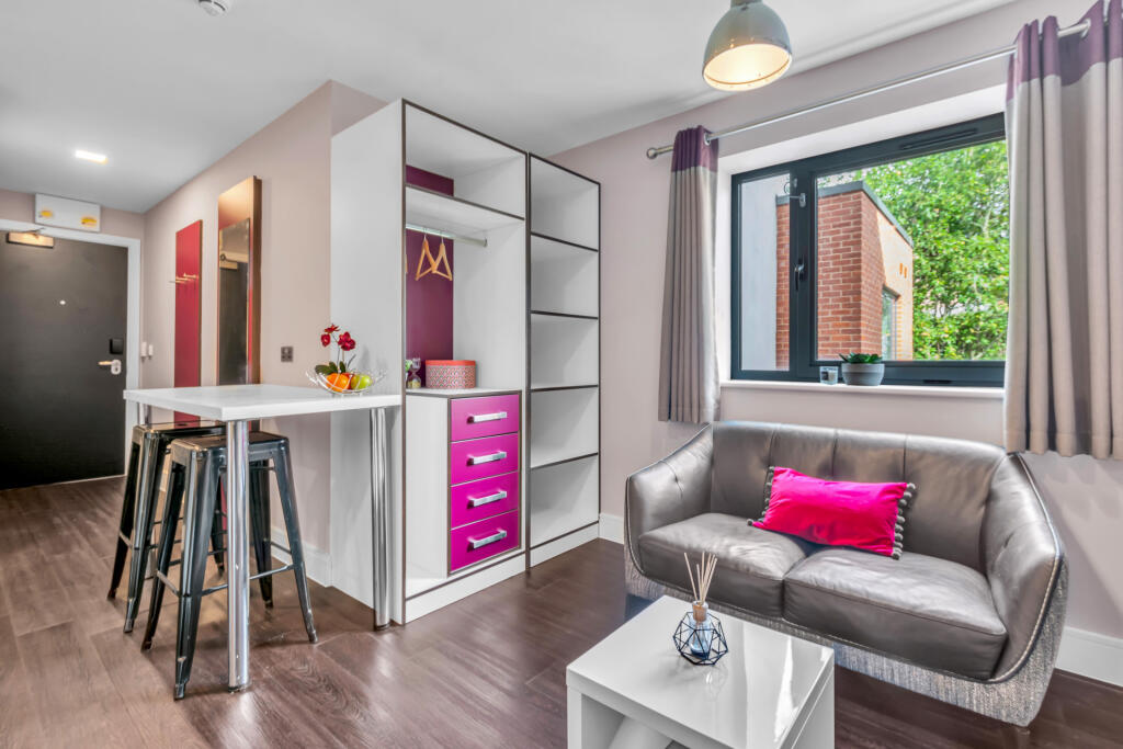 1 bed Private Halls for rent in Leeds. From Parklane - Headingley