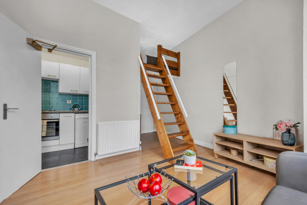 1 bed Detached for rent in Leeds. From Parklane - Headingley