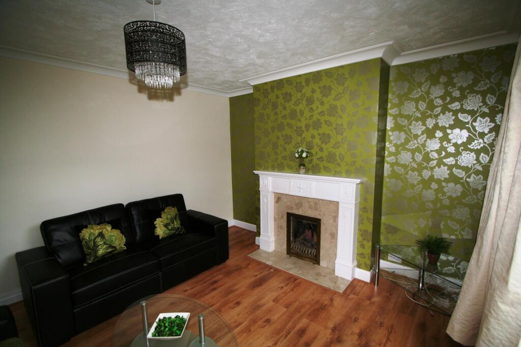4 bed Detached for rent in Leeds. From Parklane - Headingley