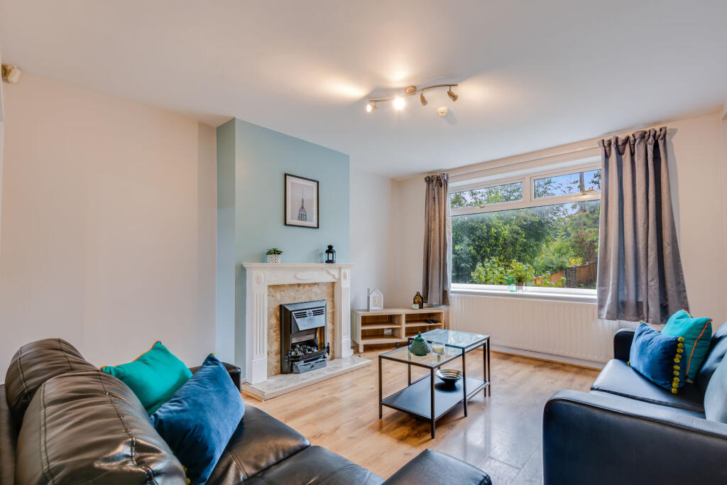3 bed Detached for rent in Leeds. From Parklane - Headingley 3 bed Detached for rent in Leeds. From Parklane - Headingley