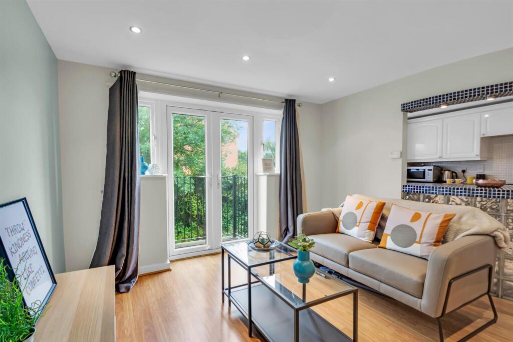 1 bed 1st Floor Flat for rent in Leeds. From Parklane - Leeds