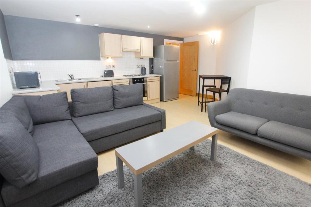 1 bed 1st Floor Flat for rent in Leeds. From Parklane - Leeds