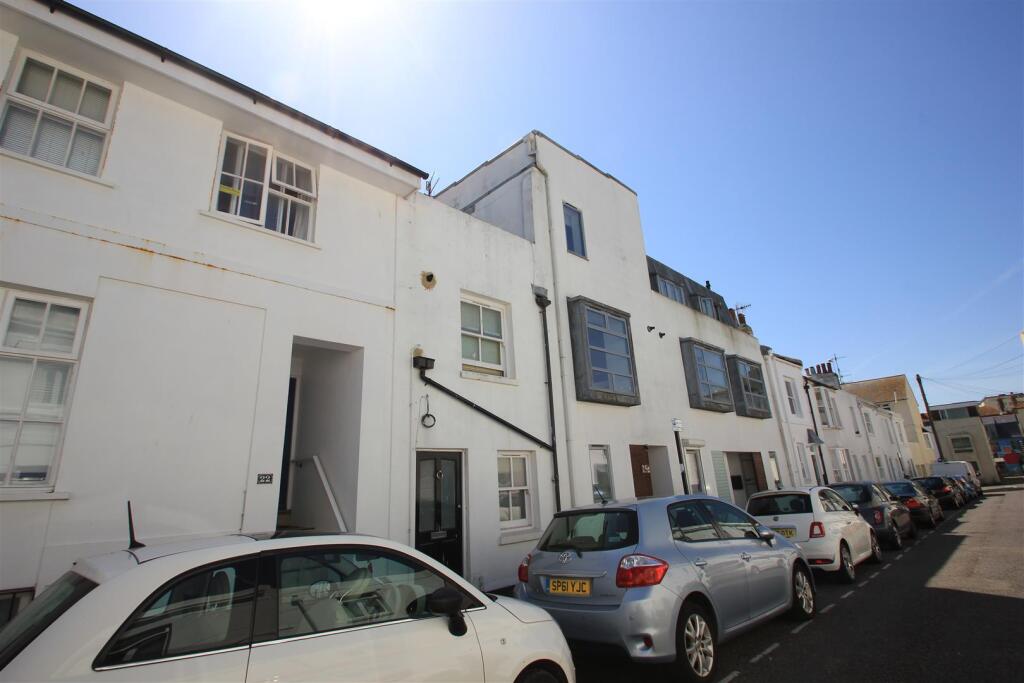 3 bed House Share for rent in Ovingdean. From Pavilion Properties - Brighton 3 bed House Share for rent in Ovingdean. From Pavilion Properties - Brighton