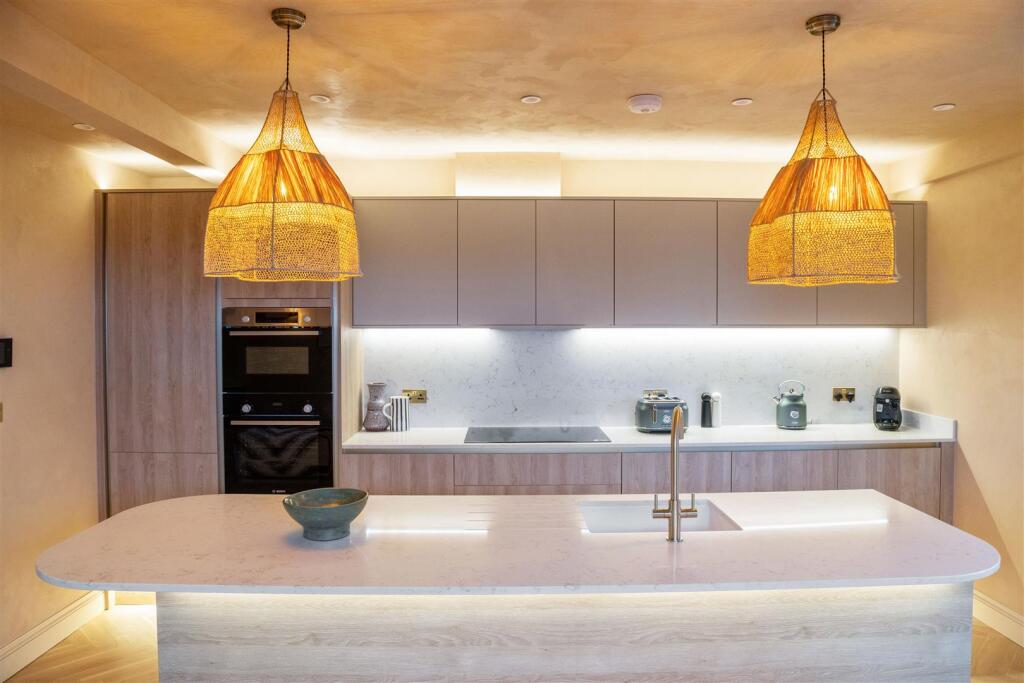 3 bed Apartment for rent in Brighton and Hove. From Pavilion Properties - Brighton 3 bed Apartment for rent in Brighton and Hove. From Pavilion Properties - Brighton