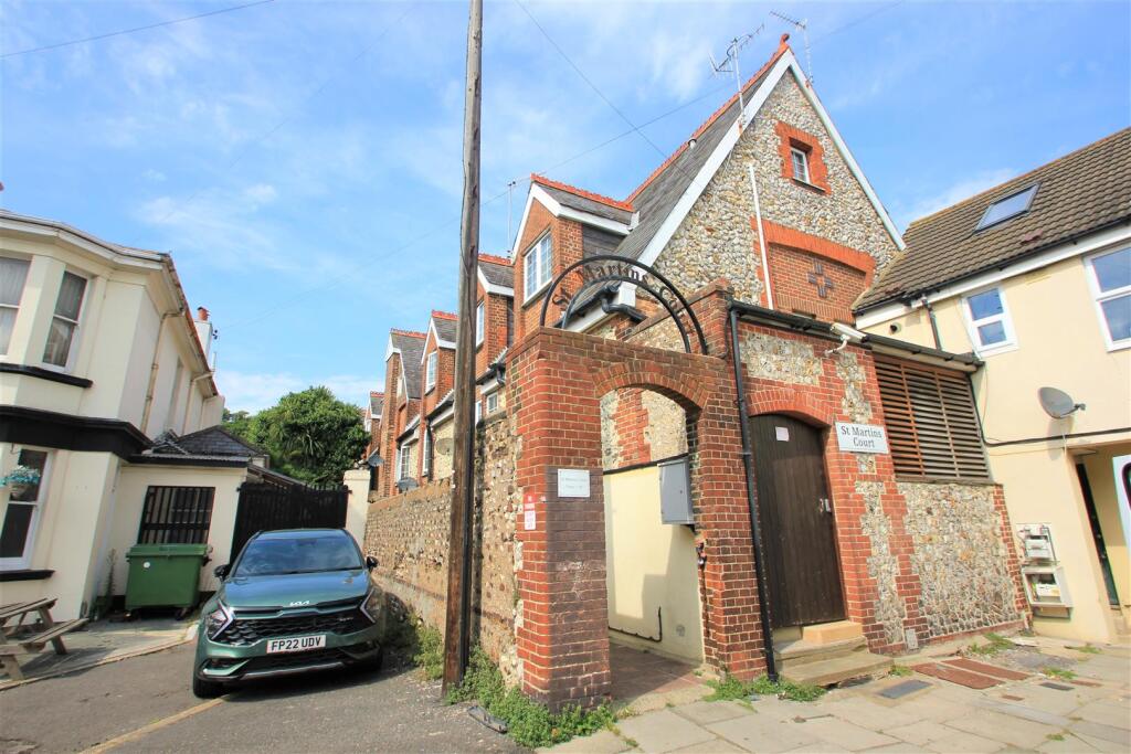 2 bed 1st Floor Flat for rent in Ovingdean. From Pavilion Properties - Brighton