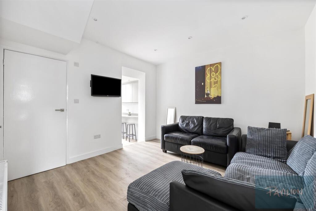 6 bed House Share for rent in Ovingdean. From Pavilion Properties - Brighton