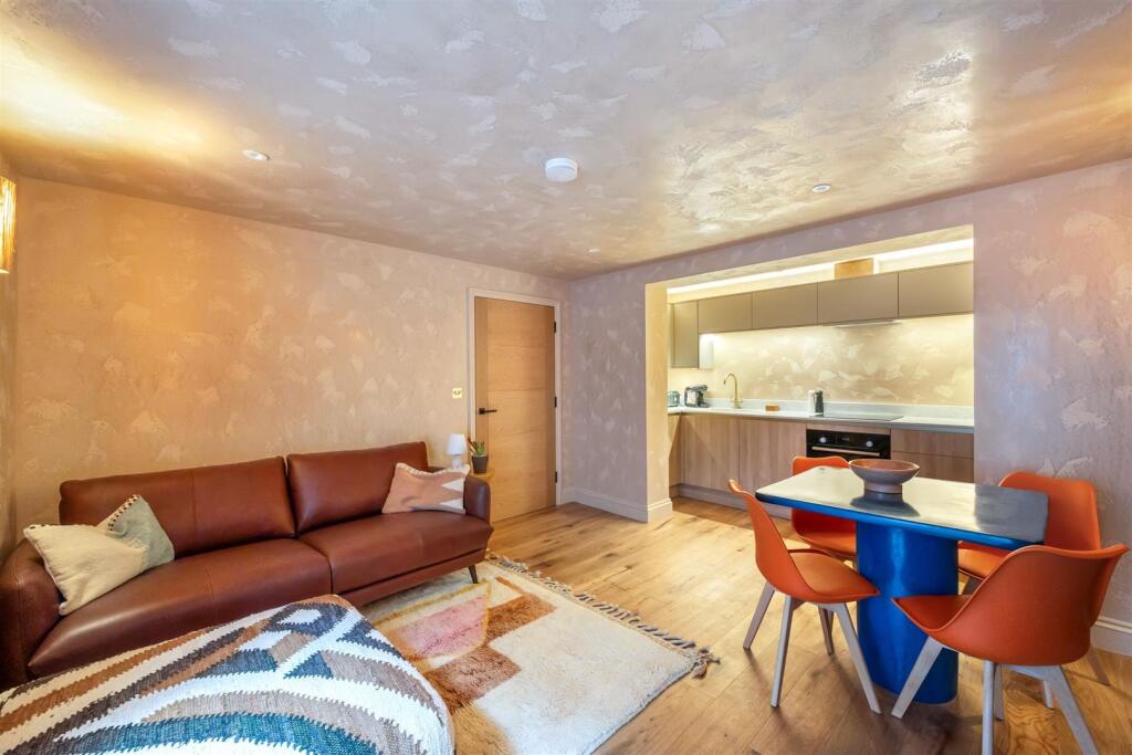 2 bed Apartment for rent in Brighton and Hove. From Pavilion Properties - Brighton