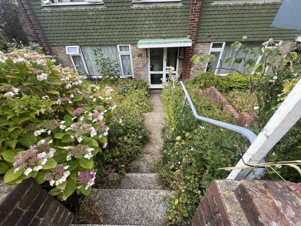 4 bed Mid Terraced House for rent in Ovingdean. From Pavilion Properties - Brighton 4 bed Mid Terraced House for rent in Ovingdean. From Pavilion Properties - Brighton