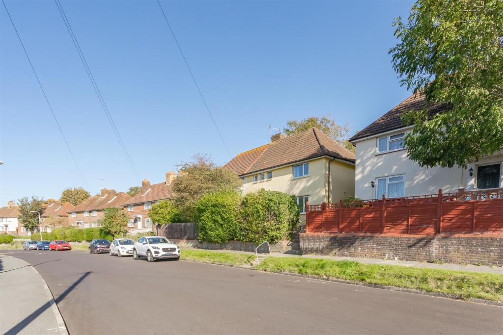 4 bed House Share for rent in Ovingdean. From Pavilion Properties - Brighton