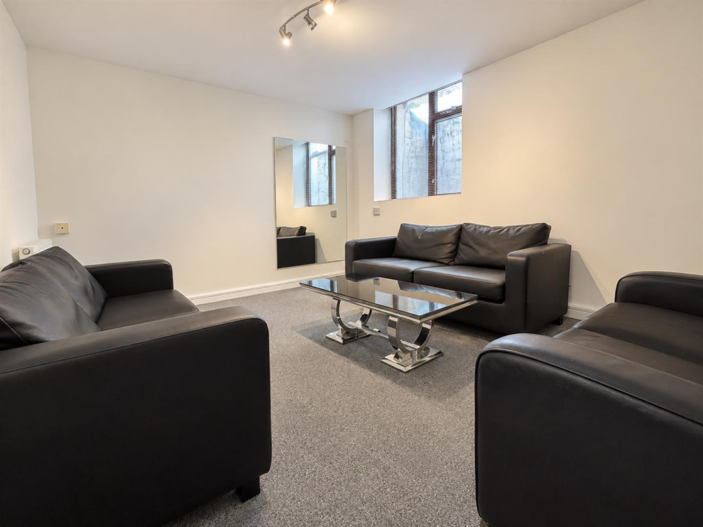 5 bed Mid Terraced House for rent in Ovingdean. From Pavilion Properties - Brighton