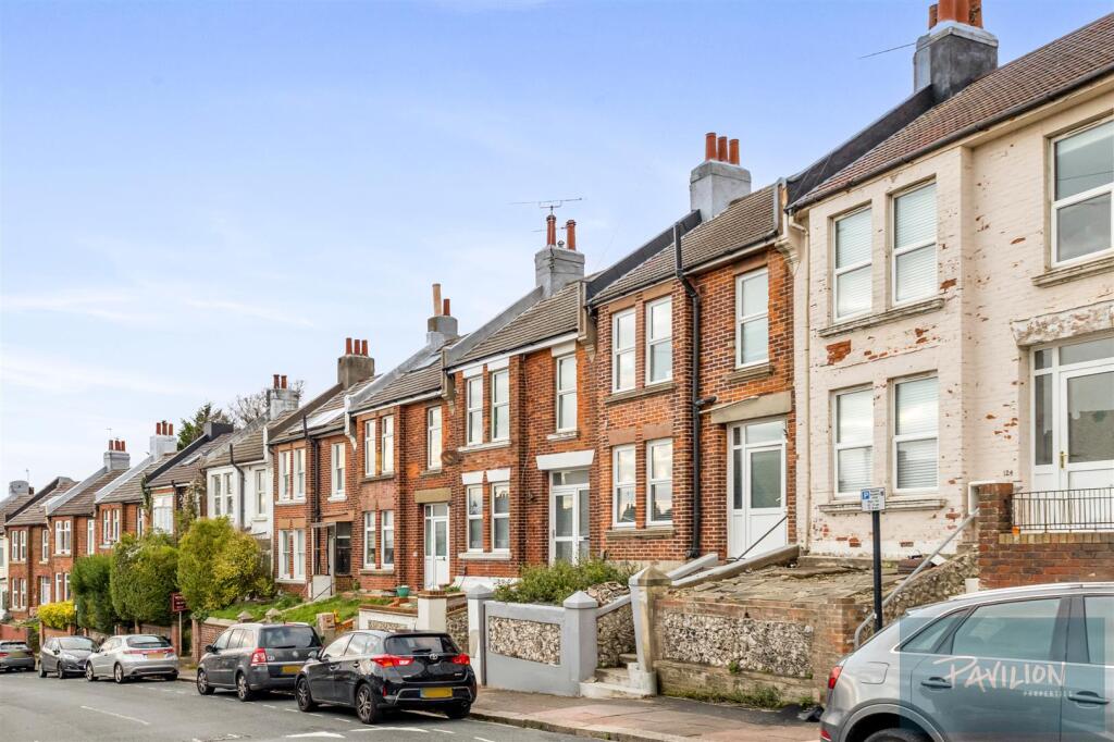 4 bed Mid Terraced House for rent in Ovingdean. From Pavilion Properties - Brighton