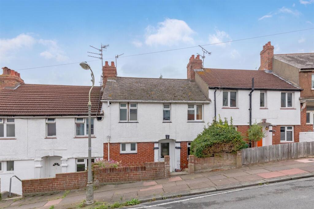 4 bed Mid Terraced House for rent in Ovingdean. From Pavilion Properties - Brighton